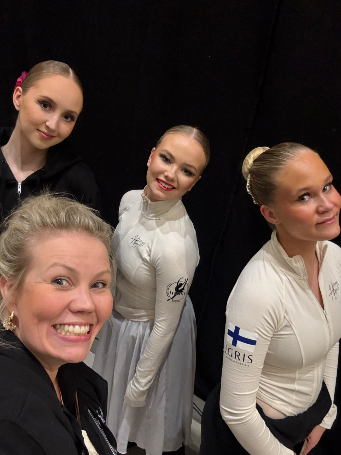 Iiris ja Olivia, Viivi ja Matilda IDO:n baletin ja neoklassisen baletin maailmanmestaruuskilpailuissa 2025.